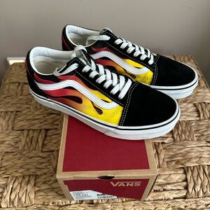 VANS Old Skool (flame) — WOMENS 7.5, MENS 6